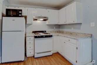 Building Photo - E 4th Street Duplex