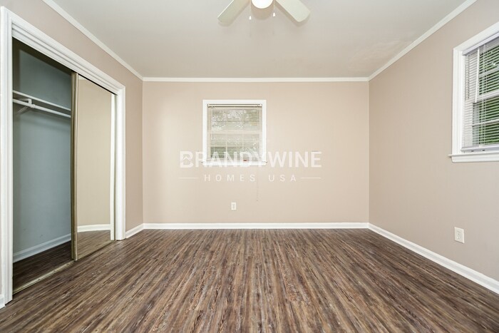 Building Photo - 5515 Scofield Rd