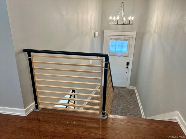 Building Photo - 30 Mayflower Ln