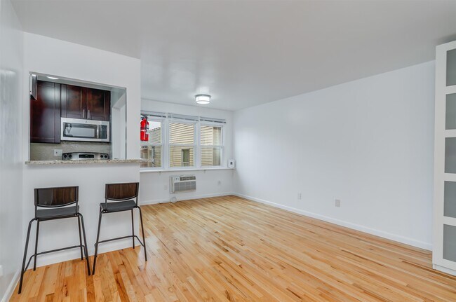 Building Photo - 310 70th St