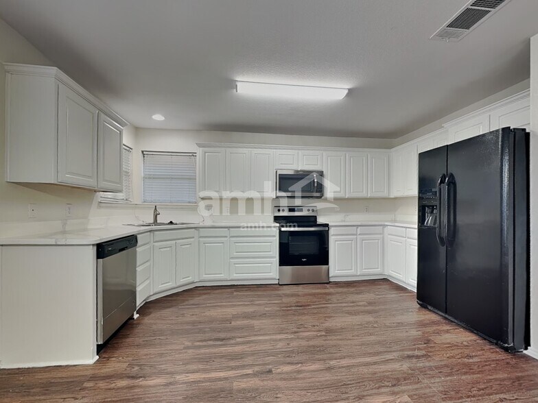 Building Photo - 1013 White Marlin Dr