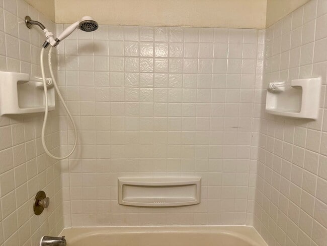 Building Photo - Hard to find 2 bdrm, 1.5 bath unit with water, sewer, and garbage.  Onsite laundry and A/C!