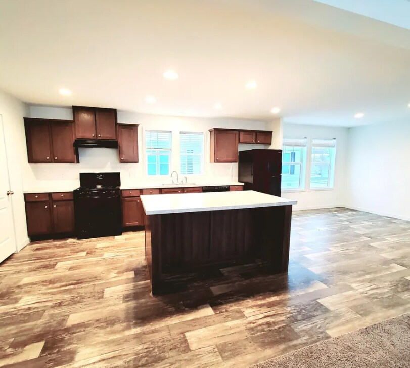 Building Photo - 9285 Windjammer Dr