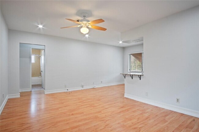 Building Photo - 2130 NE 42nd Ct