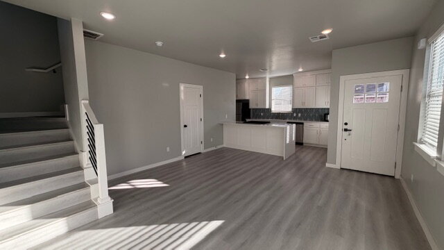 Building Photo - "Modern Comfort Awaits: Spacious 2-Bed, 2.5-Bath Multiplex Gem in Oklahoma City!"                ...