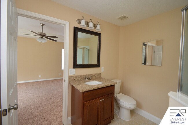 Building Photo - 5 Biddleson Pl