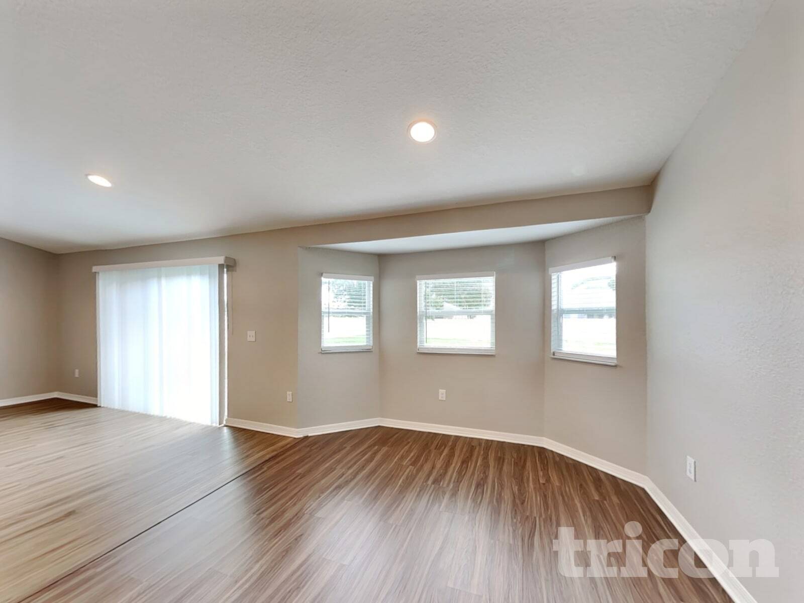 Building Photo - 113 Solis Dr