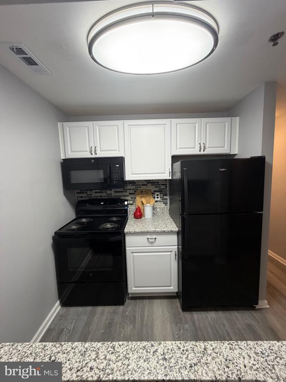 Building Photo - 102 Stonehurst Ct