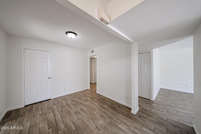 Building Photo - 3119 W Country Gables Dr