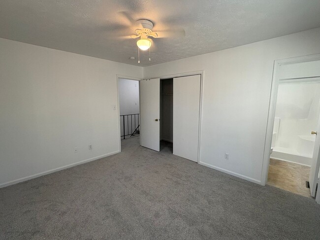 Building Photo - 366 Deputy Ln