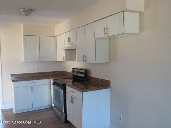 Building Photo - 1690 Elizabeth Ave