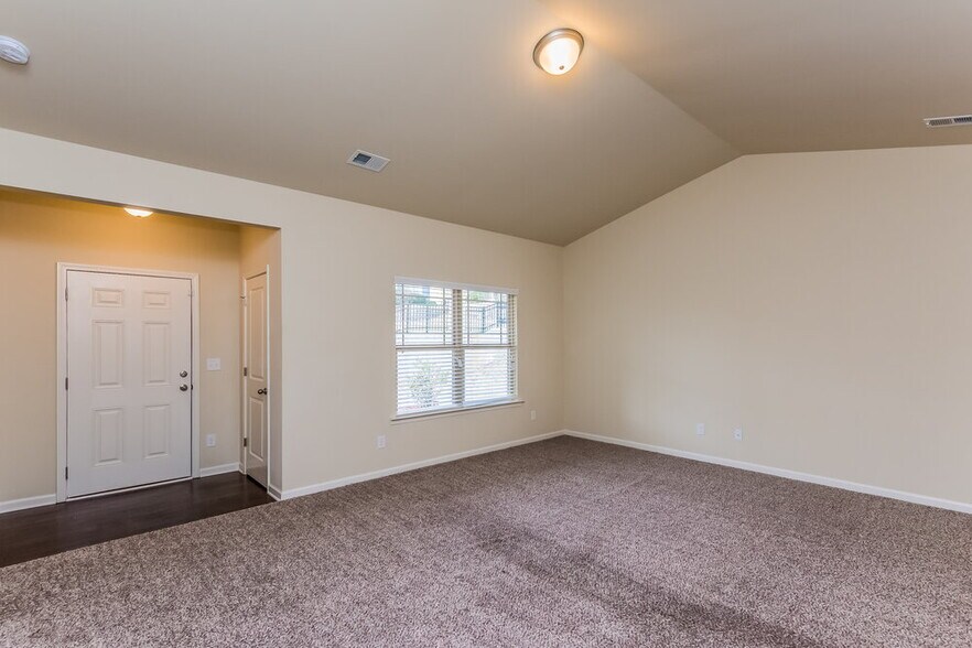 Building Photo - 2960 Nairn Ct