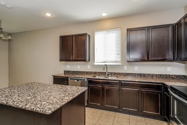 Building Photo - 368 Magma Dr