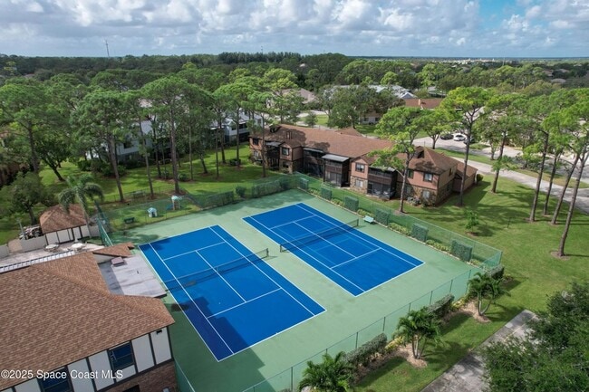 Building Photo - 9015 Wedgewood Pl