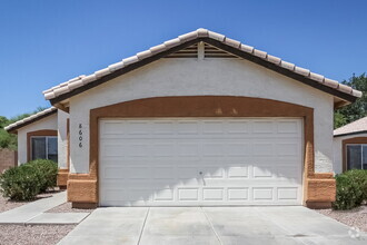 Building Photo - 8606 W Las Palmaritas Dr