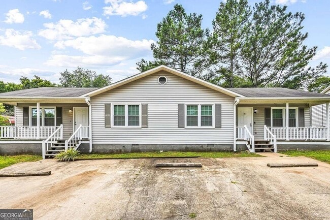 Primary Photo - 4 E 1st St