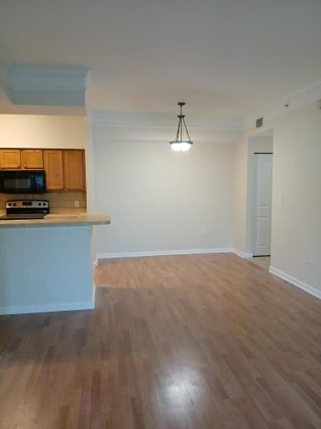 Building Photo - 9857 Baywinds Blvd