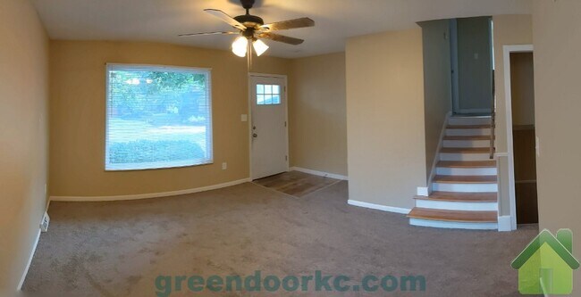 Building Photo - 1425 E Haven Ln