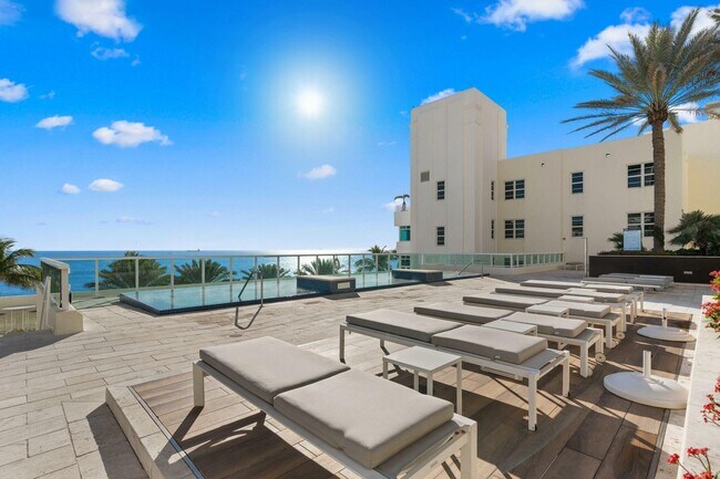 Building Photo - 101 S Fort Lauderdale Beach Blvd