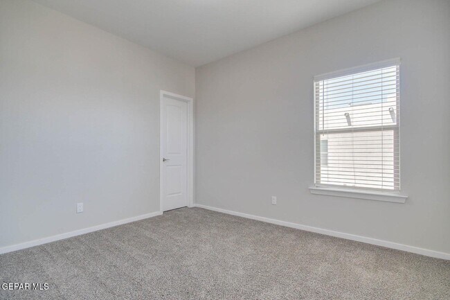 Building Photo - 916 Mormon Tea Dr