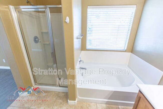 Building Photo - 4710 E Austin Ln