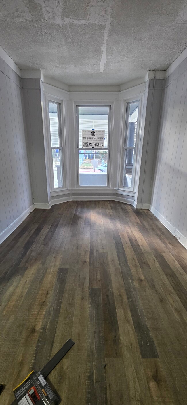 Building Photo - 1135 Poplar Grove St