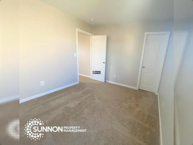 Building Photo - Charming 4 Bed, 3 Bath Home Corner Lot in Indian Trail!