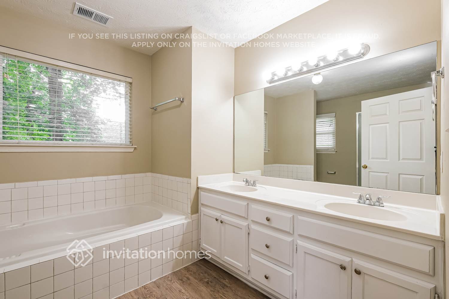 Building Photo - 1570 Canberra Dr
