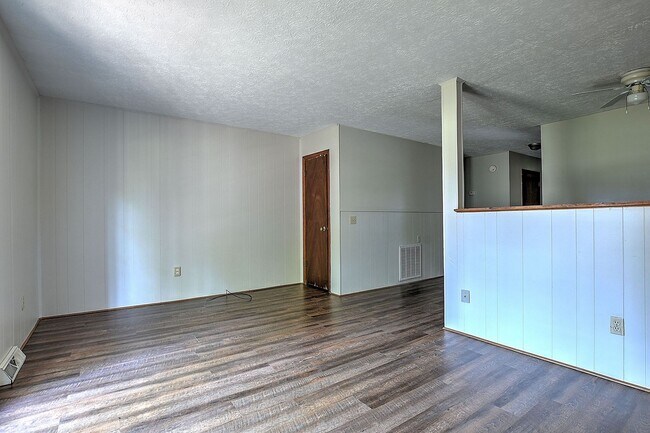 Building Photo - 409 Cypress St