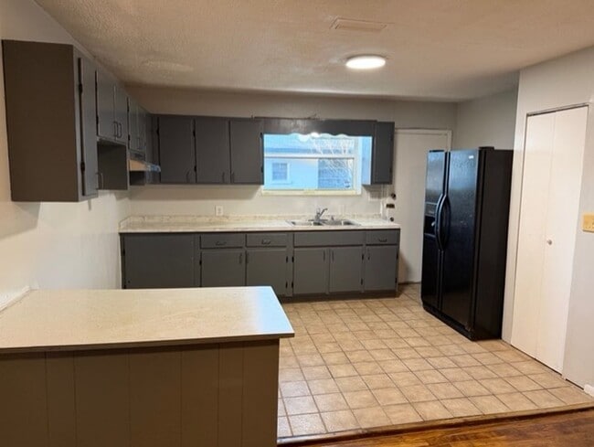 Building Photo - Comfortable 3-Bedroom Home for Rent