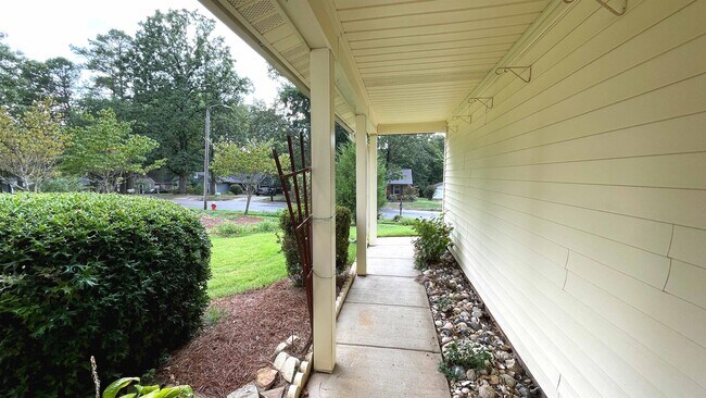 Building Photo - 1607 Burnley Dr