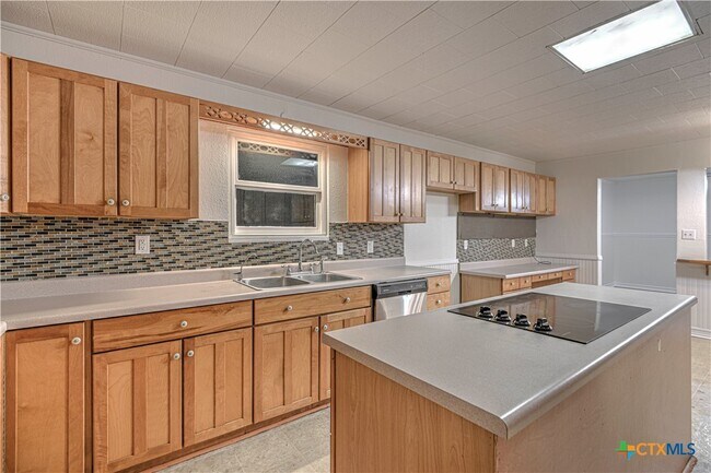 Building Photo - 7370 Nolan Bluff Rd