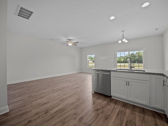 Building Photo - Welcome to Onslow Bay!