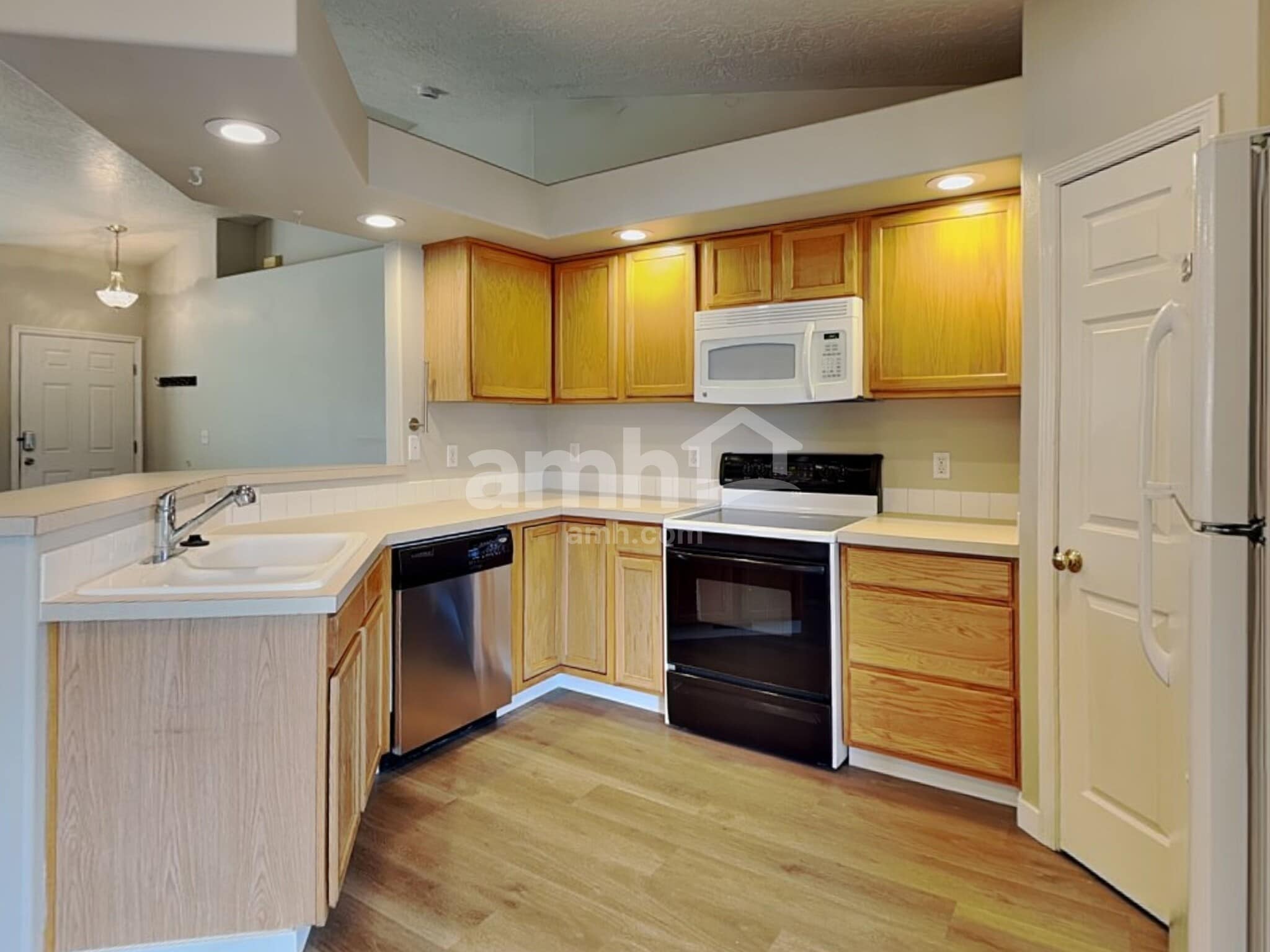 Building Photo - 410 W Mule Ct