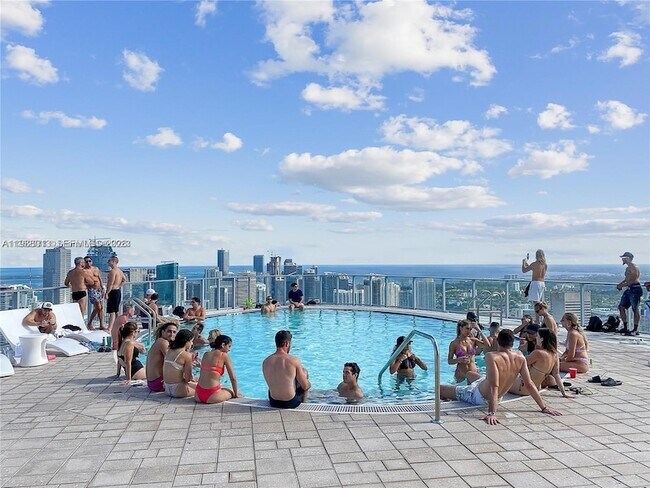 Building Photo - 851 NE 1st Ave