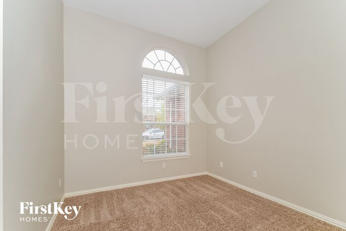 Building Photo - 3921 Cloudcrest Dr
