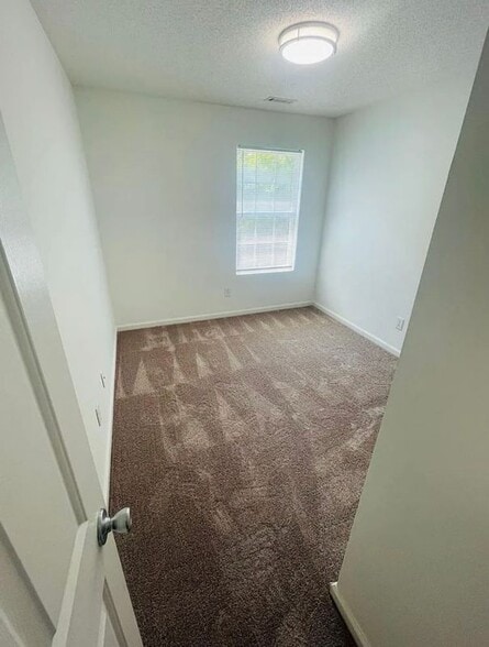 Building Photo - 8490 Oakley Cir