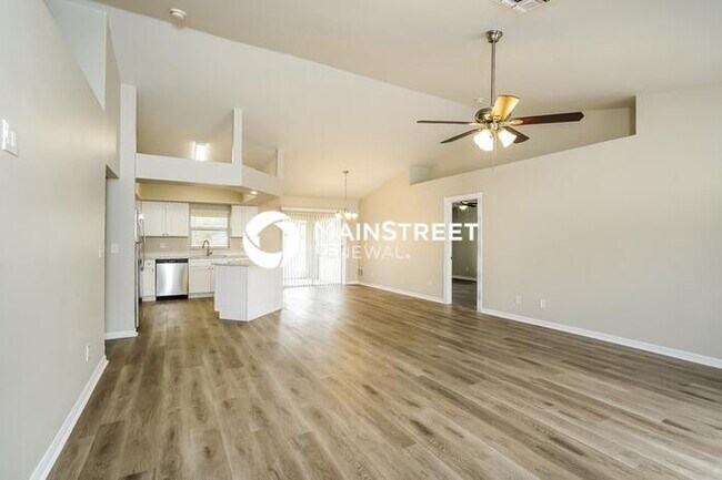 Building Photo - 3 Bedroom Pet-Friendly Home in cape coral, FL with Main Street Renewal