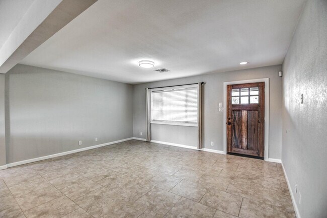 Building Photo - 21 E McKinley St