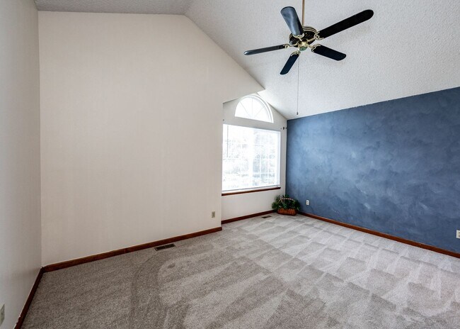 Building Photo - Westside Home in Mt Shadows in D20