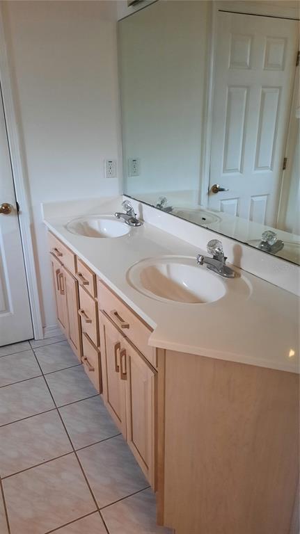 Building Photo - 58 Burning Bush Dr