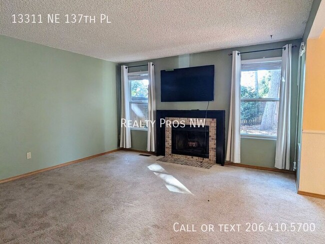 Building Photo - 13311 NE 137th Pl