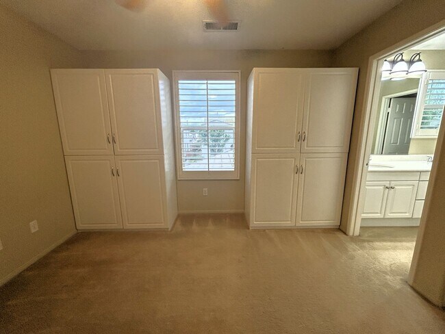 Building Photo - 7030 Angora St