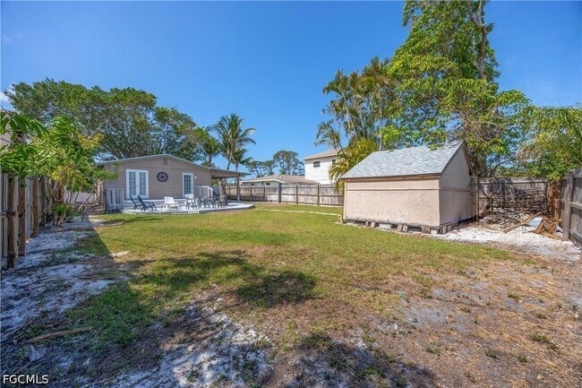 Building Photo - 547 101st Ave N