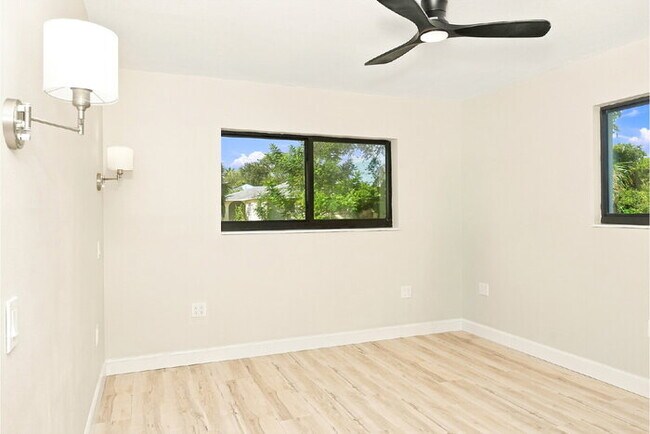 Building Photo - Fully Renovated 3/2 Near Manasota Beach with a Sunroom and a Big Backyard