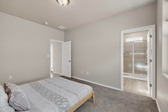 Building Photo - 832 Amatista Lp SE