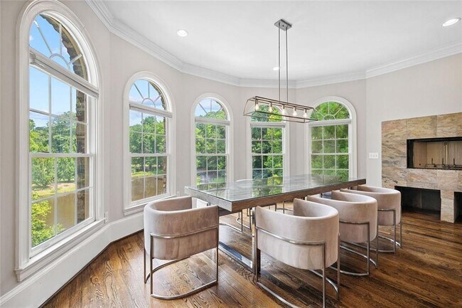 Building Photo - 11140 W Rd