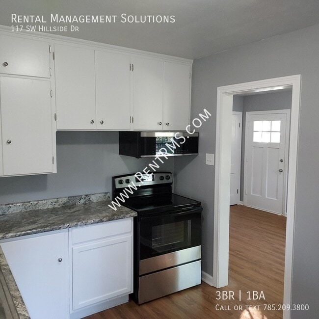 Building Photo - 117 SW Hillside Dr