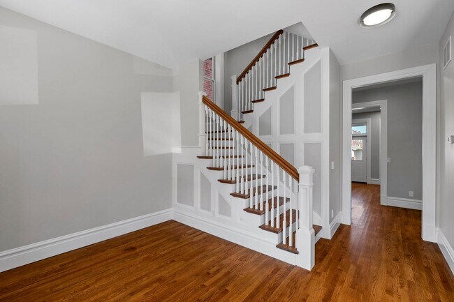 Building Photo - HISTORIC THREE LEVEL 19TH CENTURY THREE LEVEL 4 BED, 3.5 BATH HOME