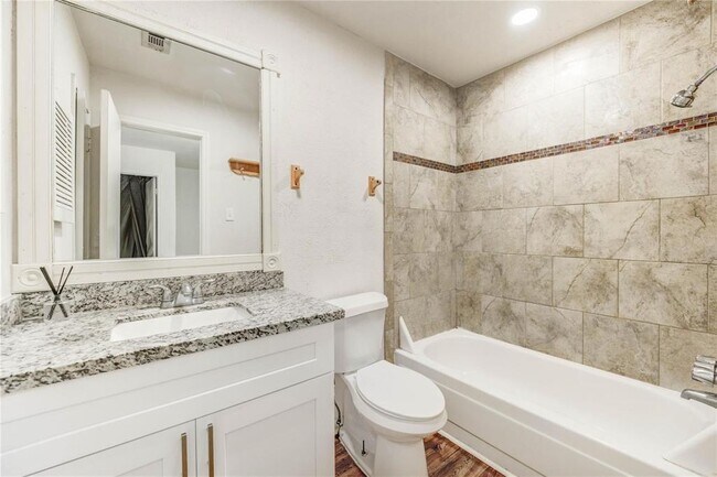 Building Photo - 10326 Bridgeland Ln